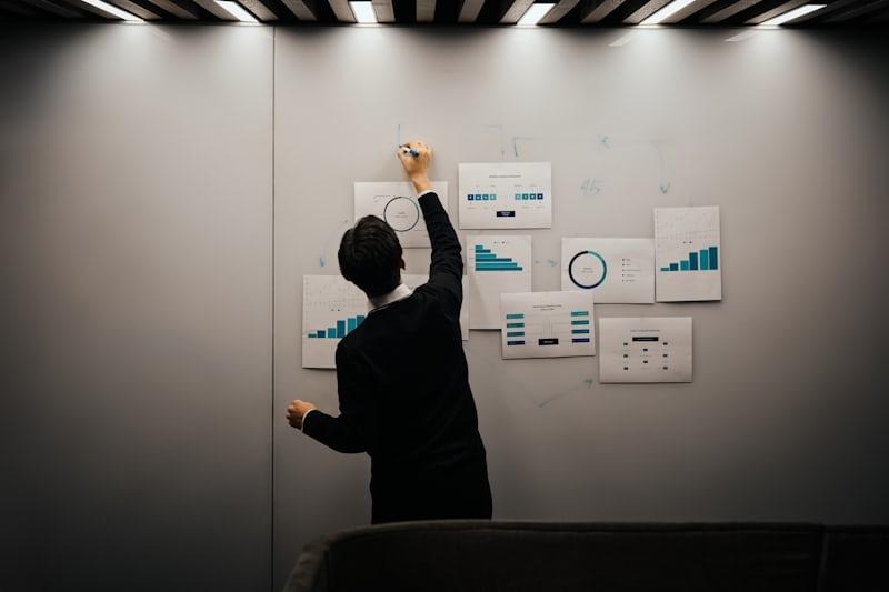 Scaling Your Digital Products Business: 7 Advanced Strategies for 6-Figure Growth